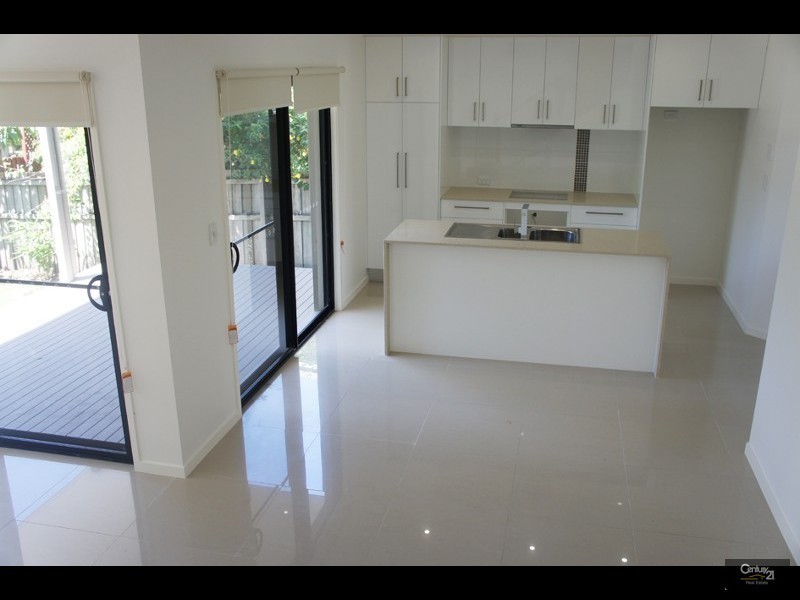 1/7  Penrock Pde, Labrador QLD 4215