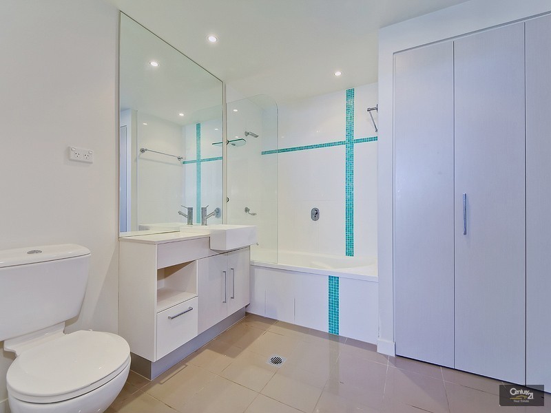 807/430 Marine Parade, Biggera Waters QLD 4216