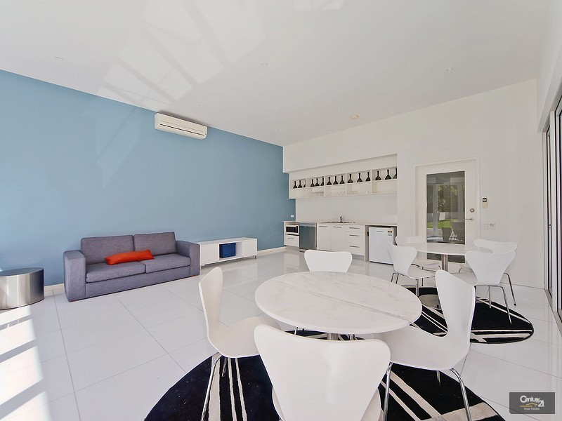 807/430 Marine Parade, Biggera Waters QLD 4216