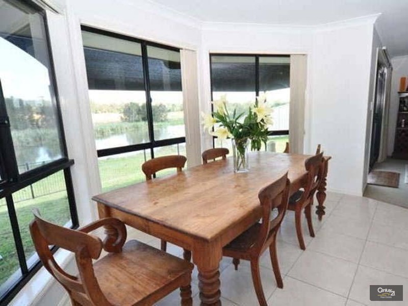 68 Golden Bear Dr, Arundel QLD 4214