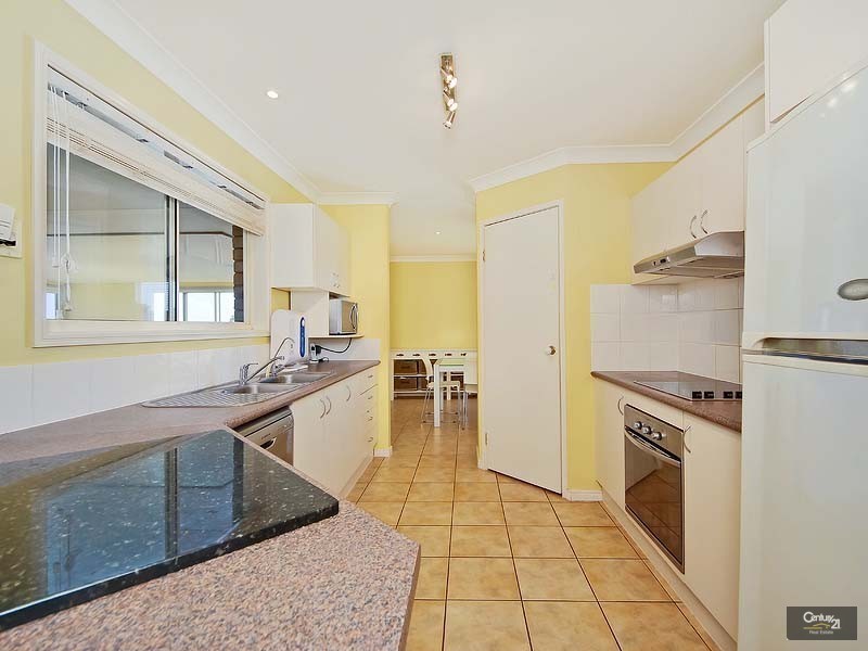 12 Zane Street, Molendinar QLD 4214