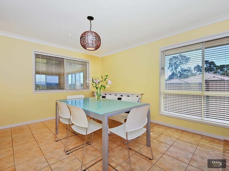 12 Zane Street, Molendinar QLD 4214