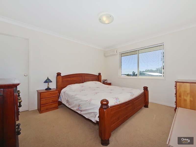 12 Zane Street, Molendinar QLD 4214