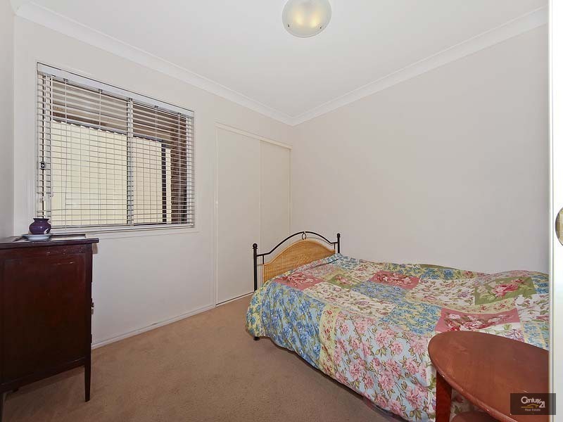 12 Zane Street, Molendinar QLD 4214