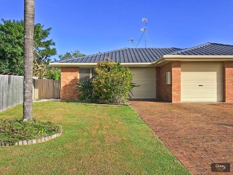 2/4 Galaxy Court, Labrador QLD 4215