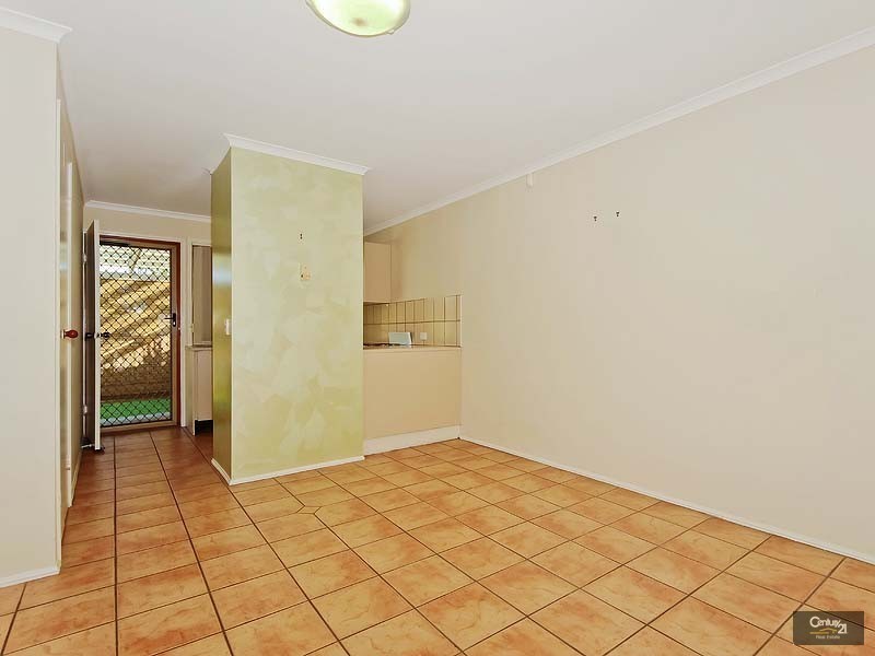 2/4 Galaxy Court, Labrador QLD 4215