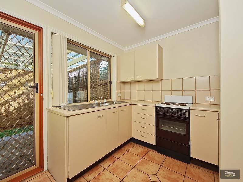 2/4 Galaxy Court, Labrador QLD 4215