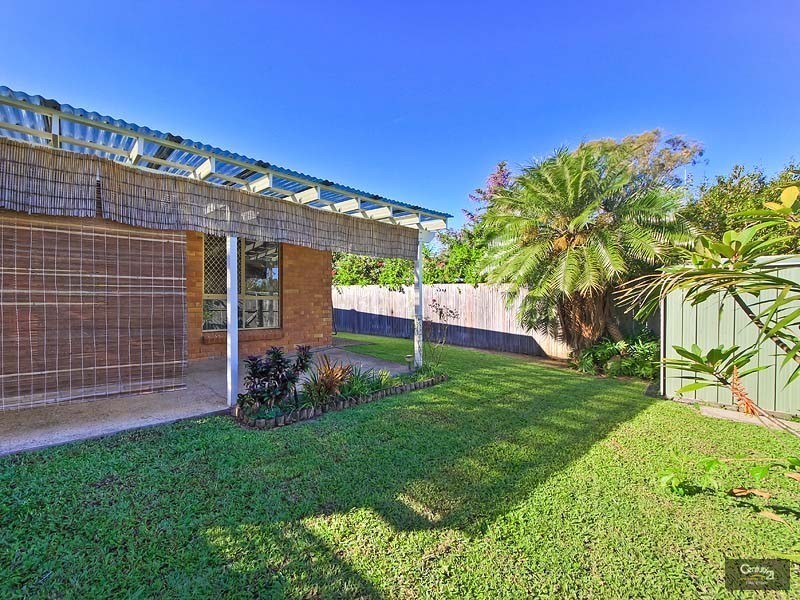 2/4 Galaxy Court, Labrador QLD 4215