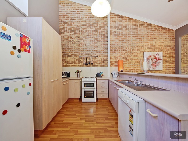 7/71 Olsen Ave, Labrador QLD 4215