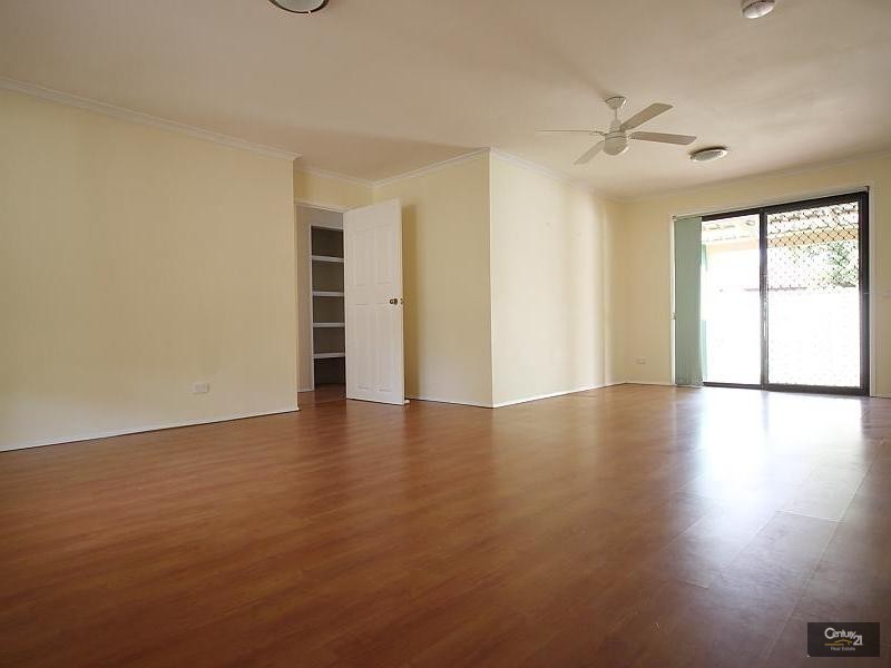 1/4 Mace Ct, Labrador QLD 4215