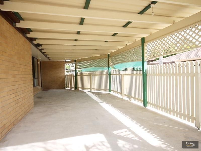 1/4 Mace Ct, Labrador QLD 4215