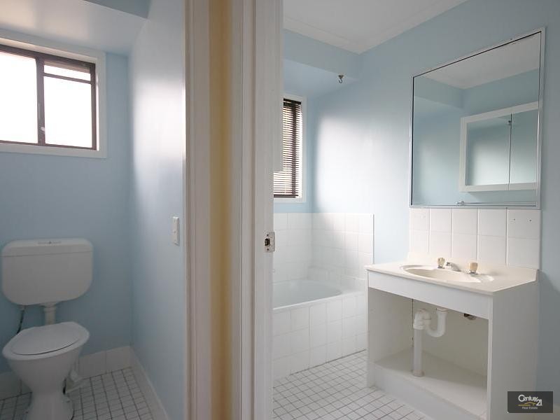 1/4 Mace Ct, Labrador QLD 4215