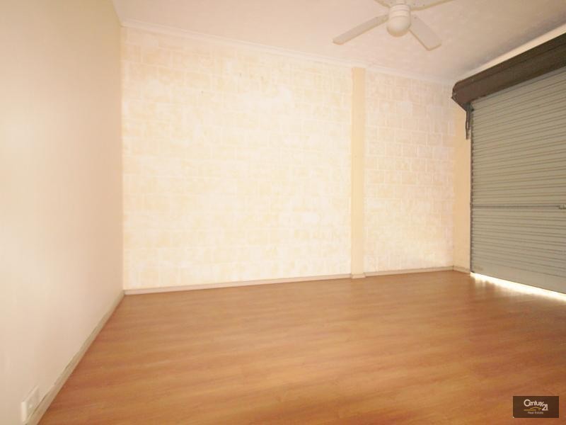 1/4 Mace Ct, Labrador QLD 4215