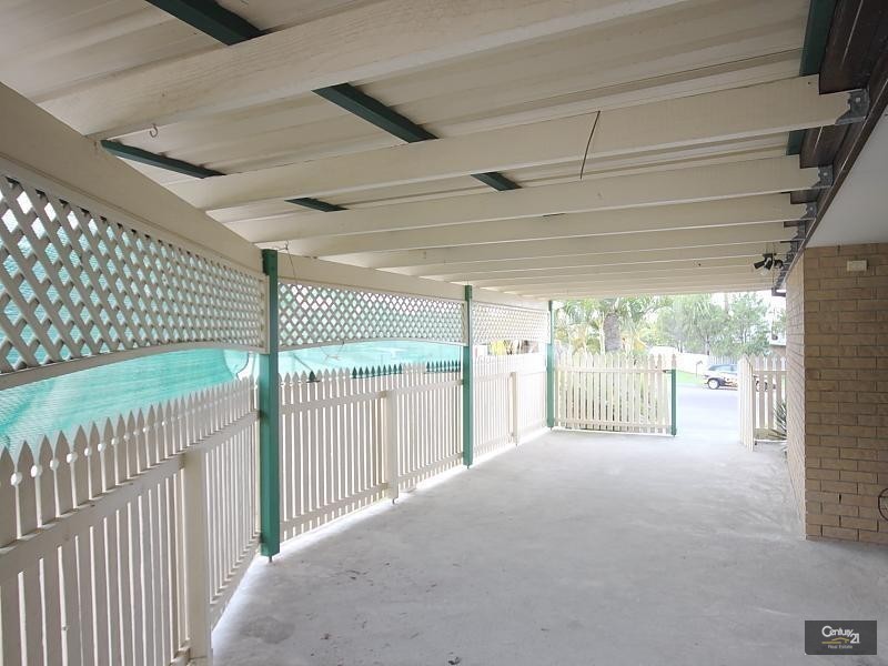 1/4 Mace Ct, Labrador QLD 4215