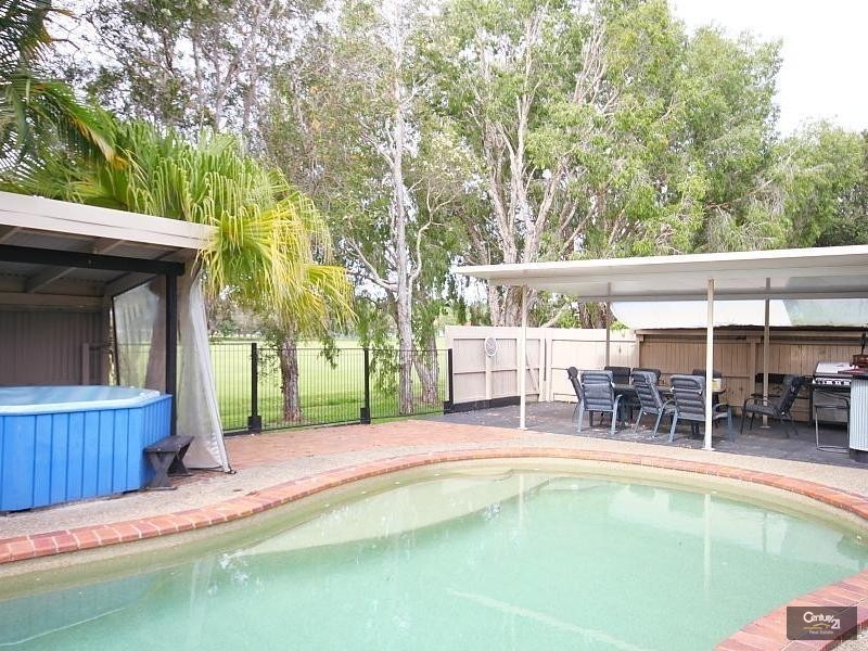 75 Kumbari Close, Southport QLD 4215