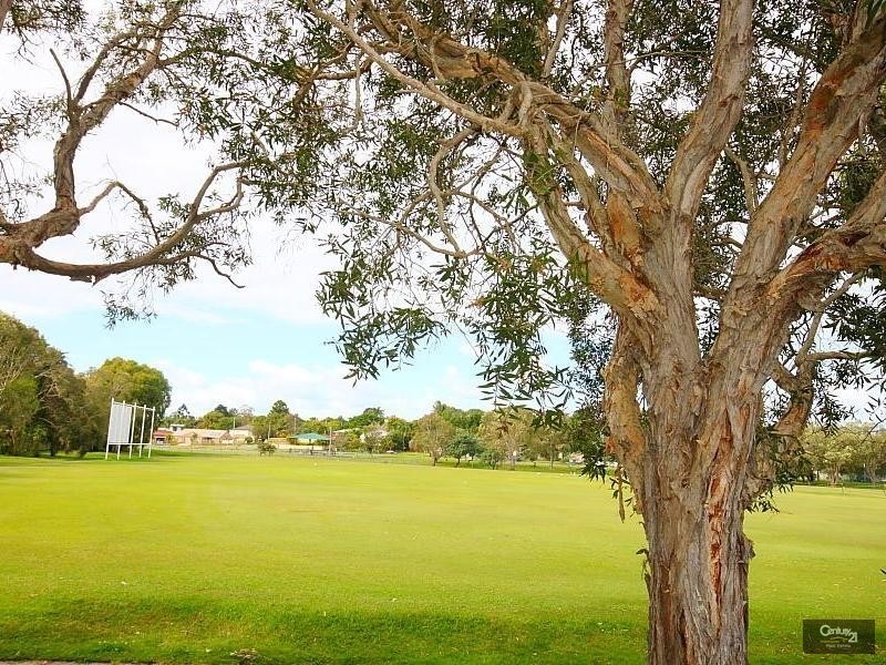 75 Kumbari Close, Southport QLD 4215