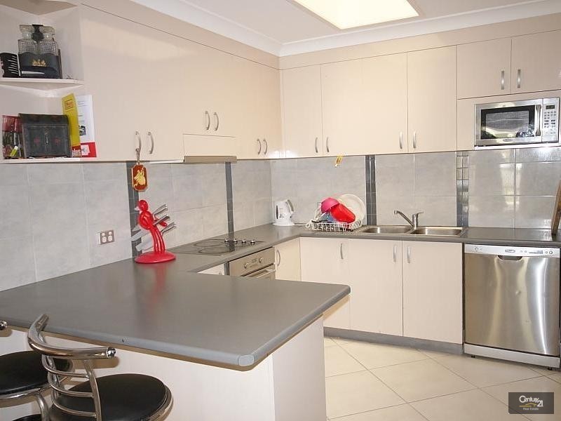 75 Kumbari Close, Southport QLD 4215