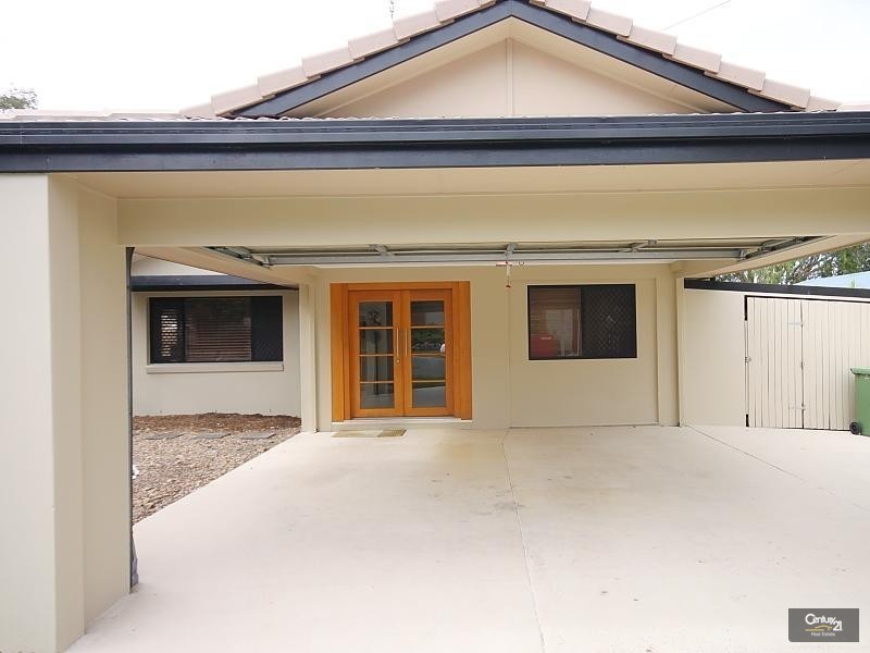 75 Kumbari Close, Southport QLD 4215