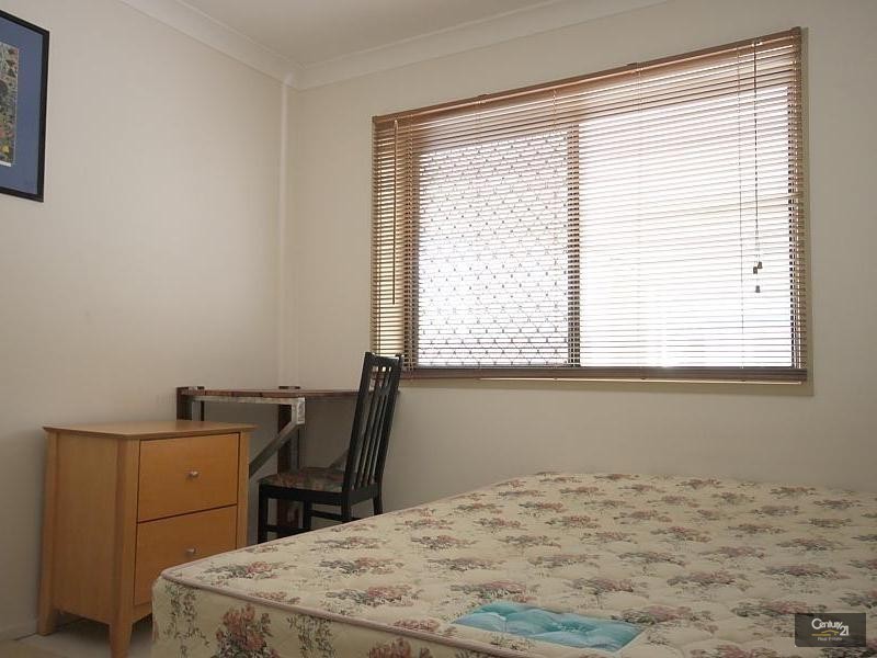 75 Kumbari Close, Southport QLD 4215