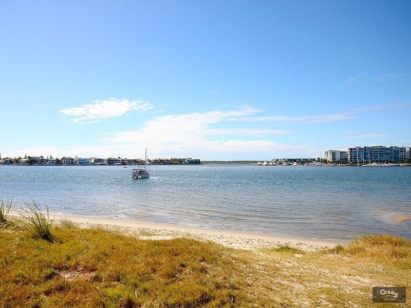 Paradise Point QLD 4216