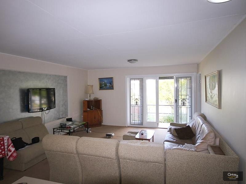 10 Algona St, Labrador QLD 4215