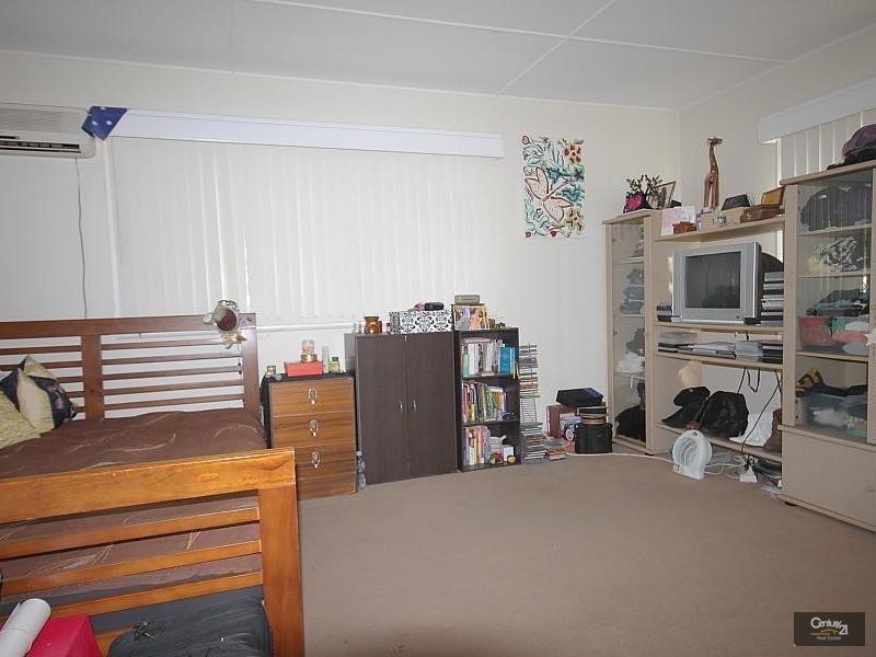 10 Algona St, Labrador QLD 4215