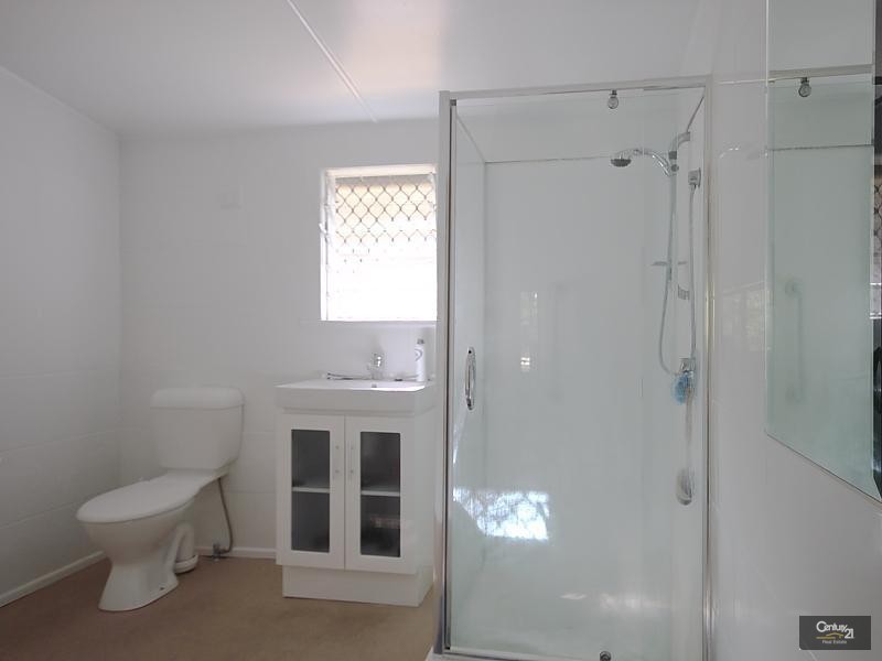 10 Algona St, Labrador QLD 4215