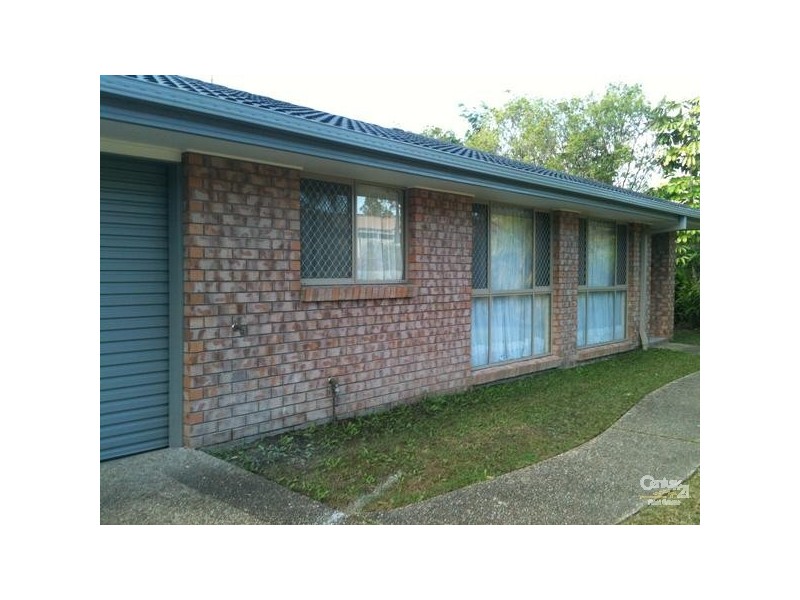2/1 Coventry Court, Labrador QLD 4215