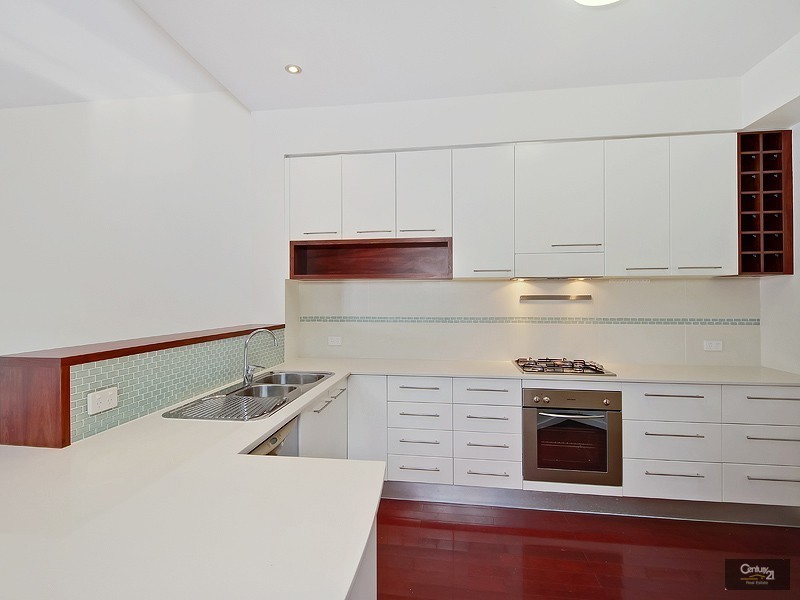 1/22 Billington St, Labrador QLD 4215