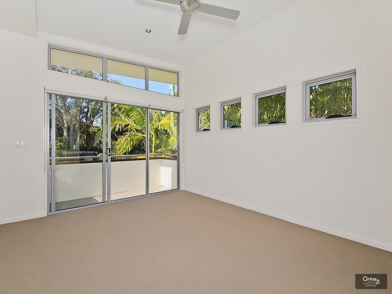 1/22 Billington St, Labrador QLD 4215