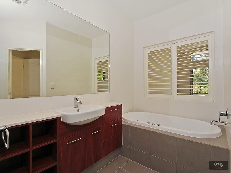 1/22 Billington St, Labrador QLD 4215