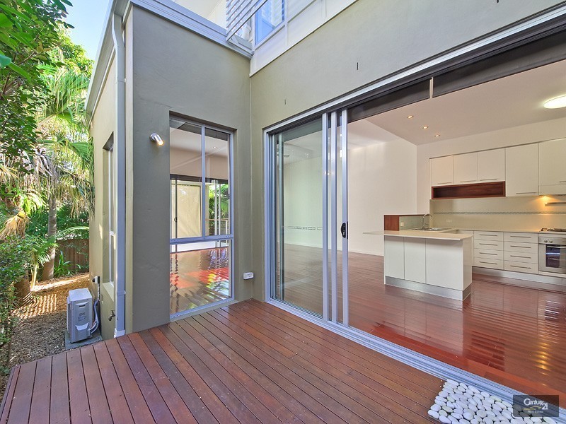 1/22 Billington St, Labrador QLD 4215