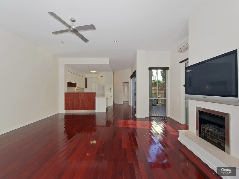 1/22 Billington St, Labrador QLD 4215