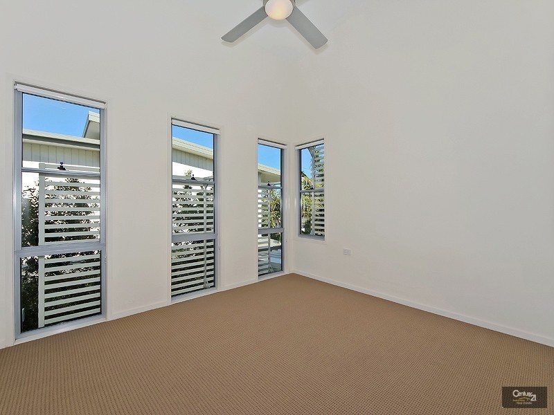 1/22 Billington St, Labrador QLD 4215