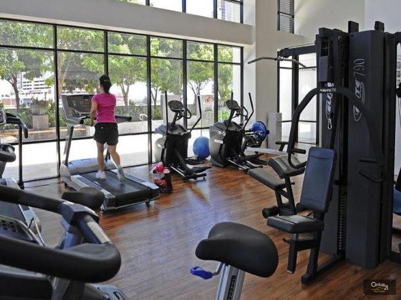 9 Lawson Street, Southport QLD 4215