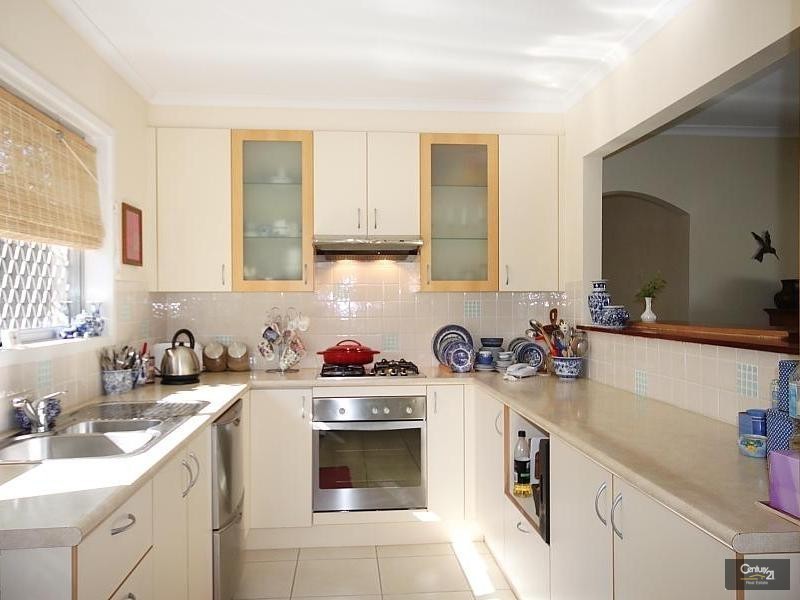 69 Jacaranda Ave, Hollywell QLD 4216