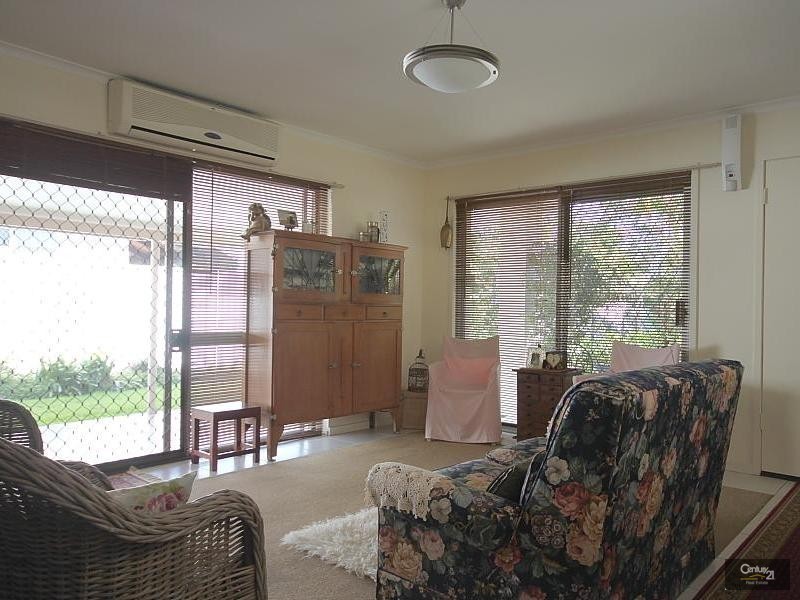 69 Jacaranda Ave, Hollywell QLD 4216