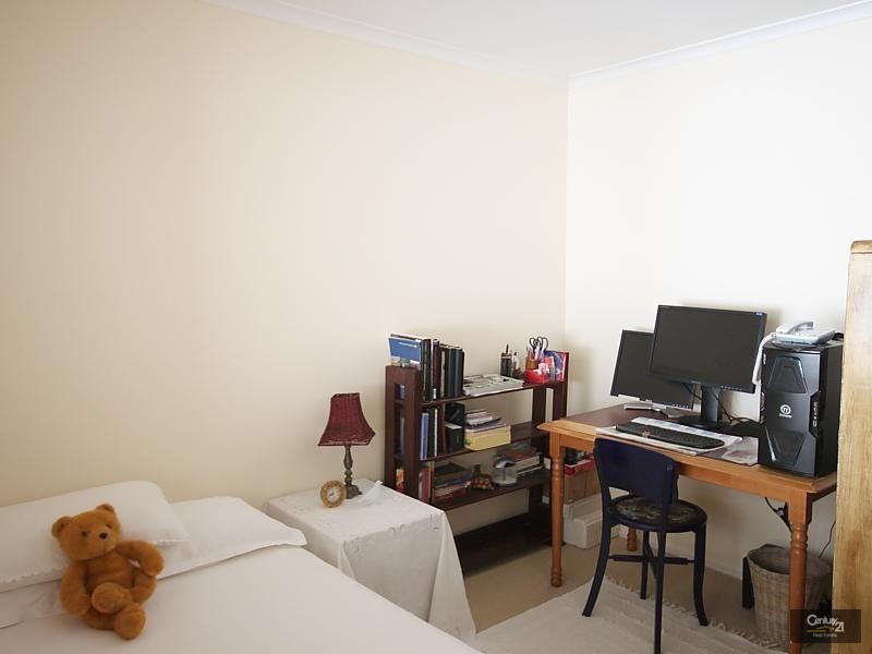 69 Jacaranda Ave, Hollywell QLD 4216