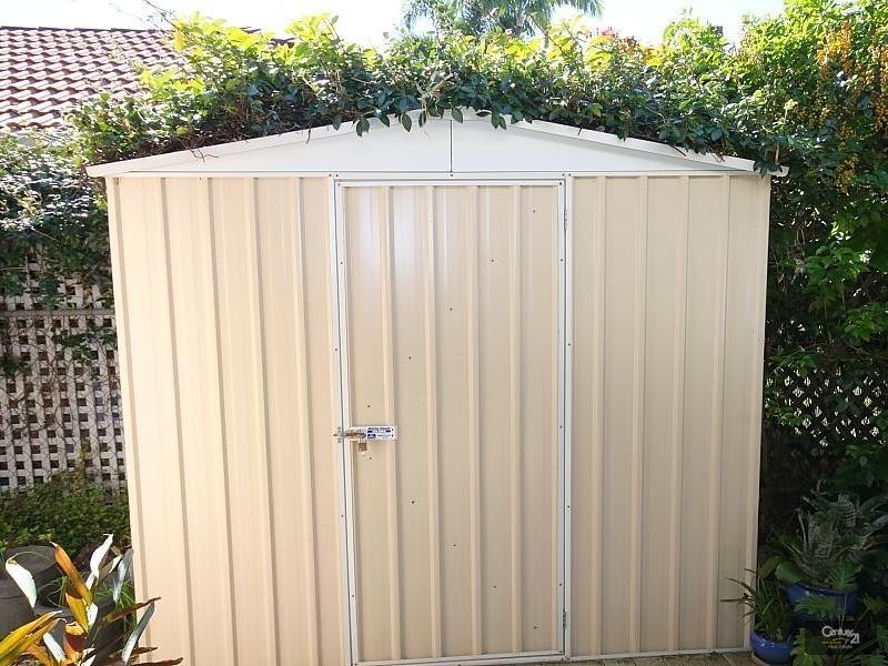 69 Jacaranda Ave, Hollywell QLD 4216