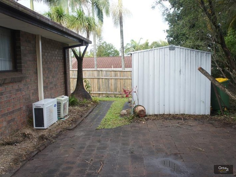 2/8 Morinda Way, Labrador QLD 4215