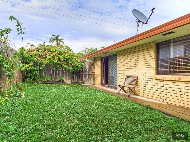 1/67 Broad St, Labrador QLD 4215