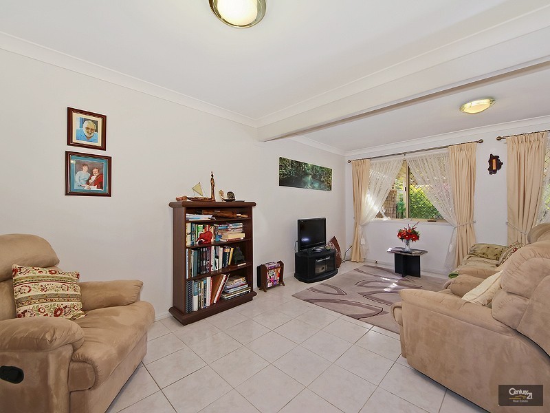 12/81 Olsen Ave, Labrador QLD 4215