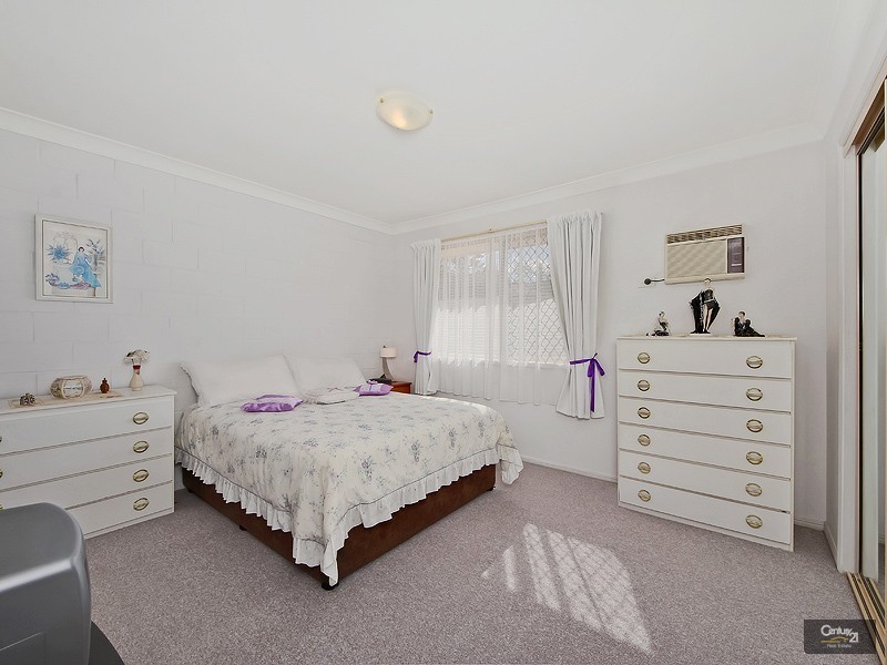 12/81 Olsen Ave, Labrador QLD 4215