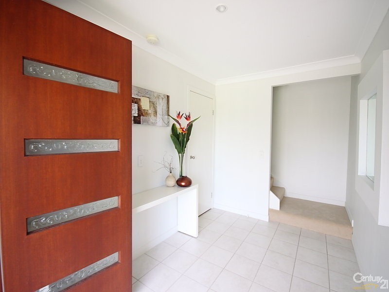 49 Sheffield Cct, Pacific Pines QLD 4211