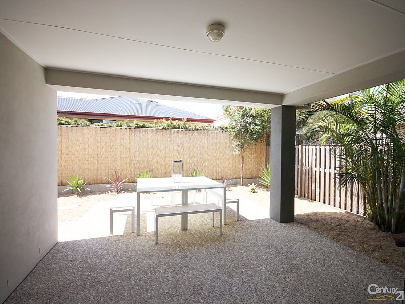 49 Sheffield Cct, Pacific Pines QLD 4211