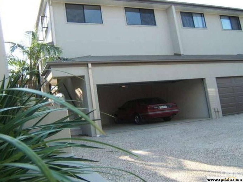 3/9 Government Road, Labrador QLD 4215