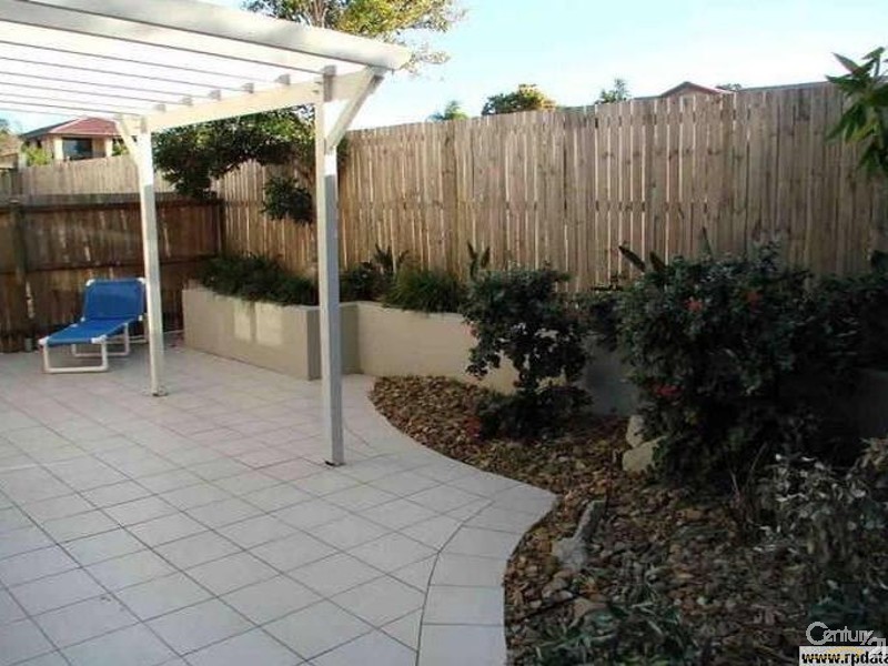 3/9 Government Road, Labrador QLD 4215