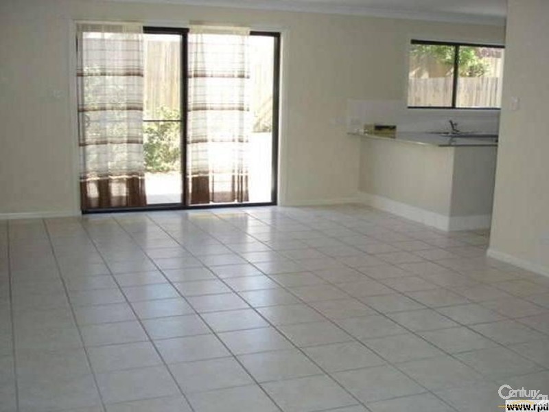 3/9 Government Road, Labrador QLD 4215