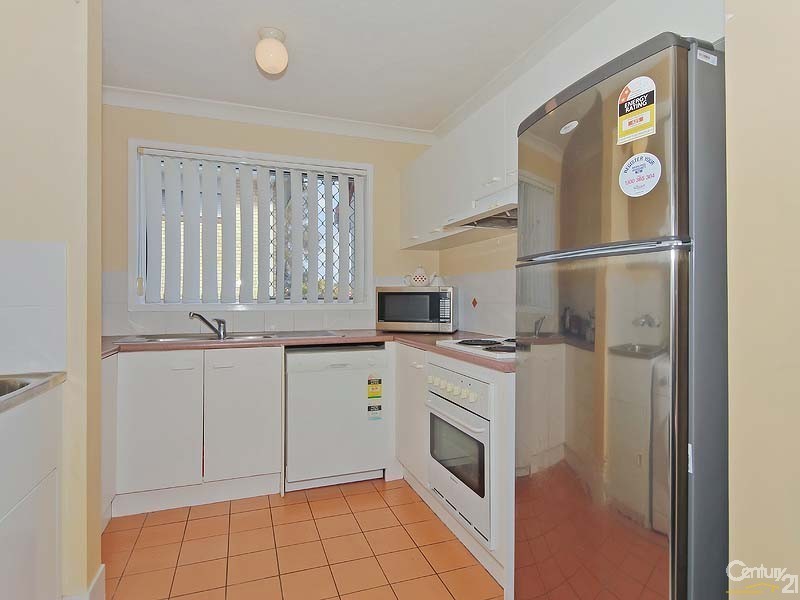 2/75 Bayview St, Runaway Bay QLD 4216