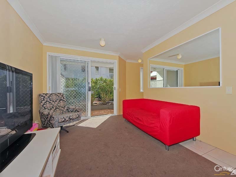 2/75 Bayview St, Runaway Bay QLD 4216